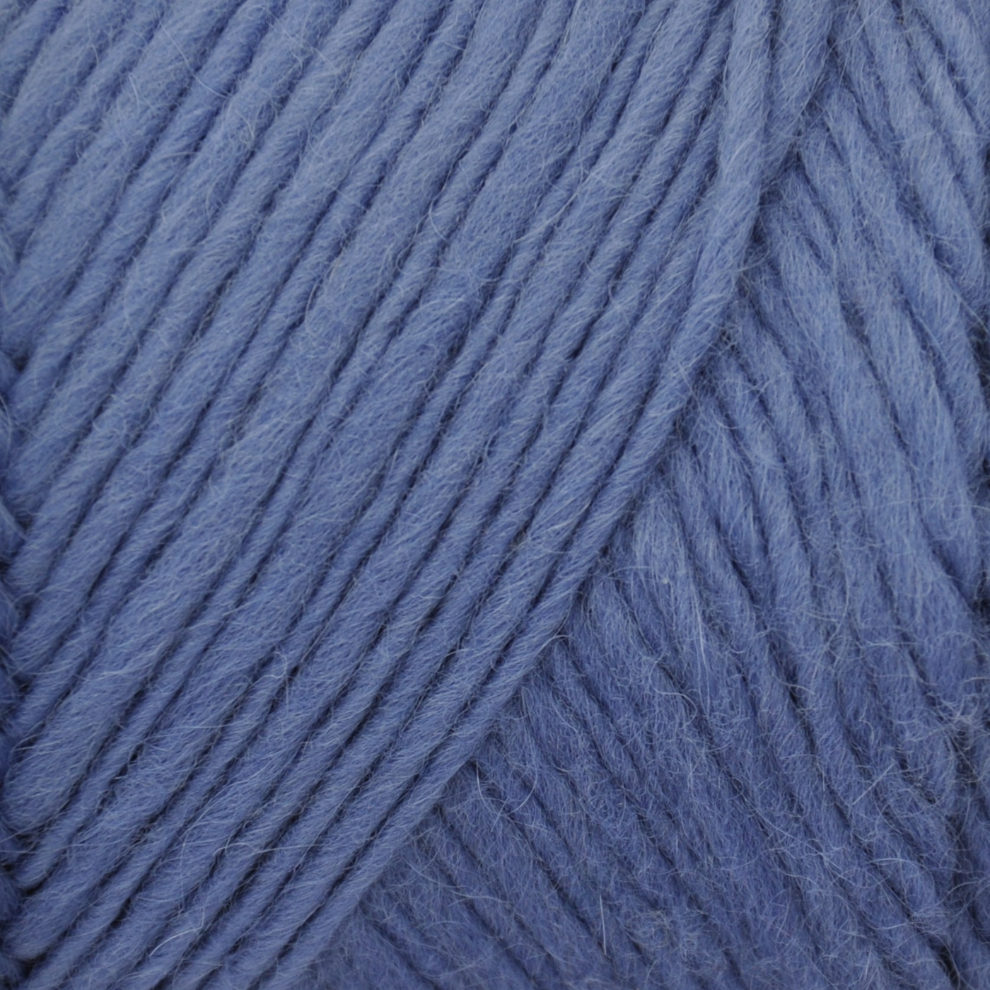 Brown Sheep Lamb’s Pride Bulky yarn skein, Shiraz Grape dusty violet colorway close-up
