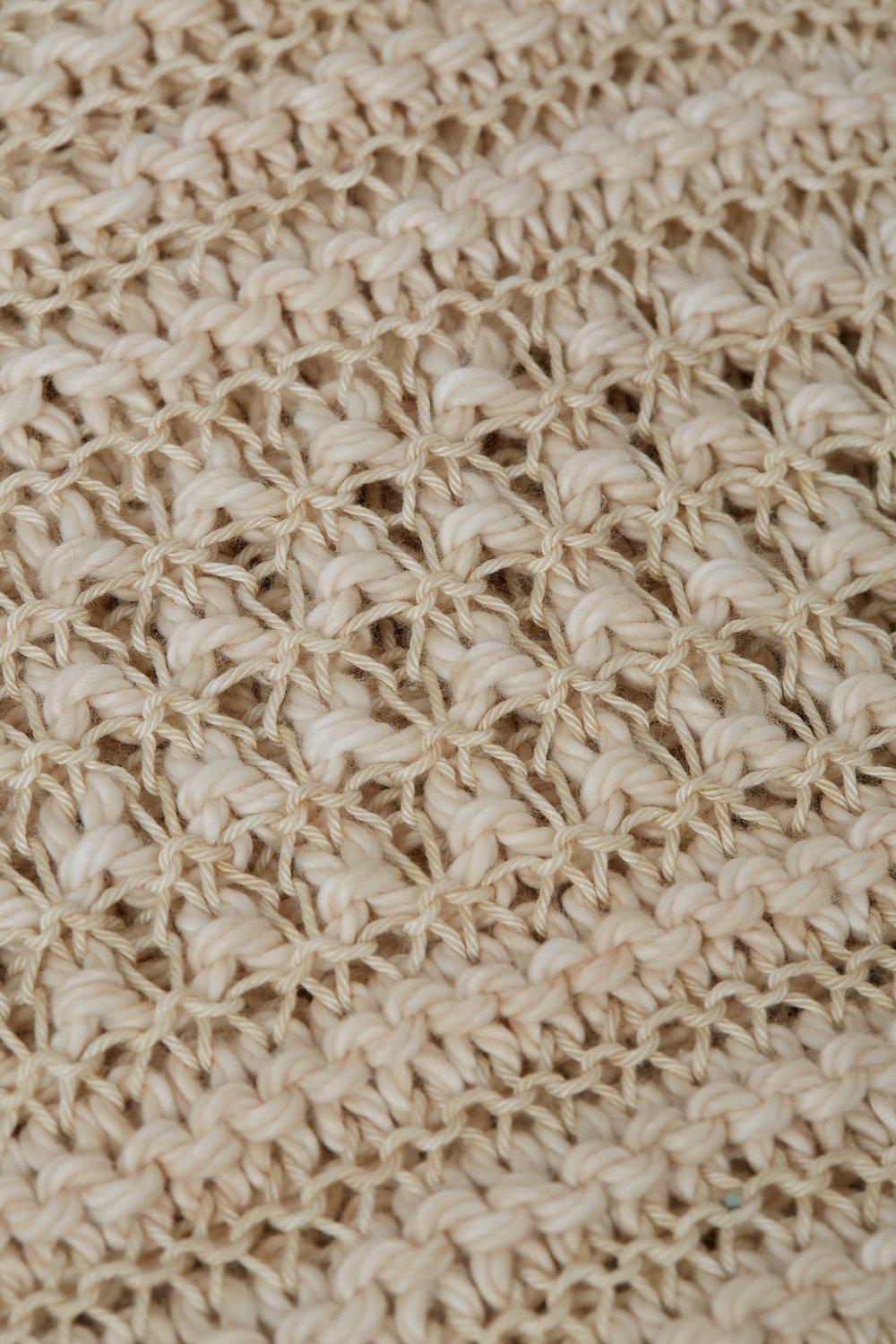 Kumru Shawl Pattern-Knitting Patterns-Urth Yarns-Revolution Fibers